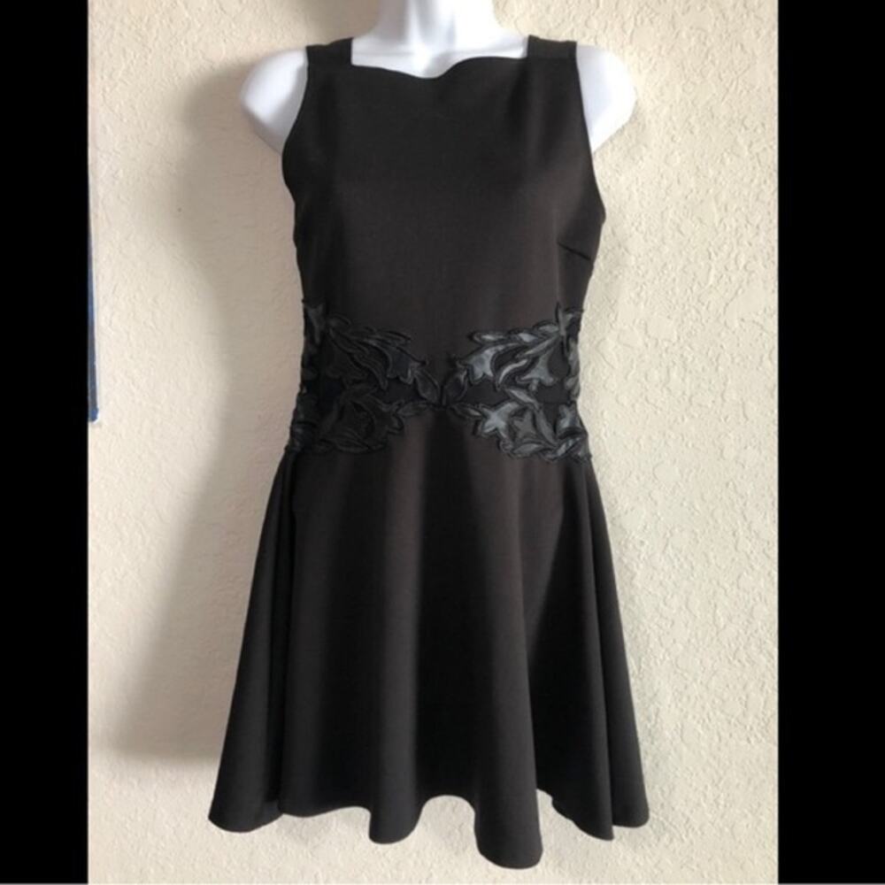 60 Percent OFF NWT Bar III BLK Dress W/Waist Embellished Floral Print M MSRP149